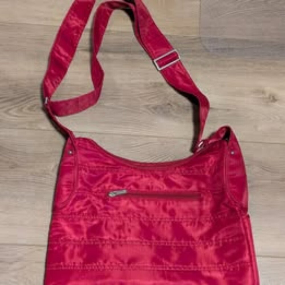 LUG purse